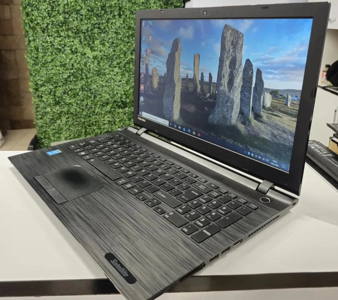 Toshiba Laptop i5-5200U (5. Nesil) | 8GB RAM | 256GB SSD