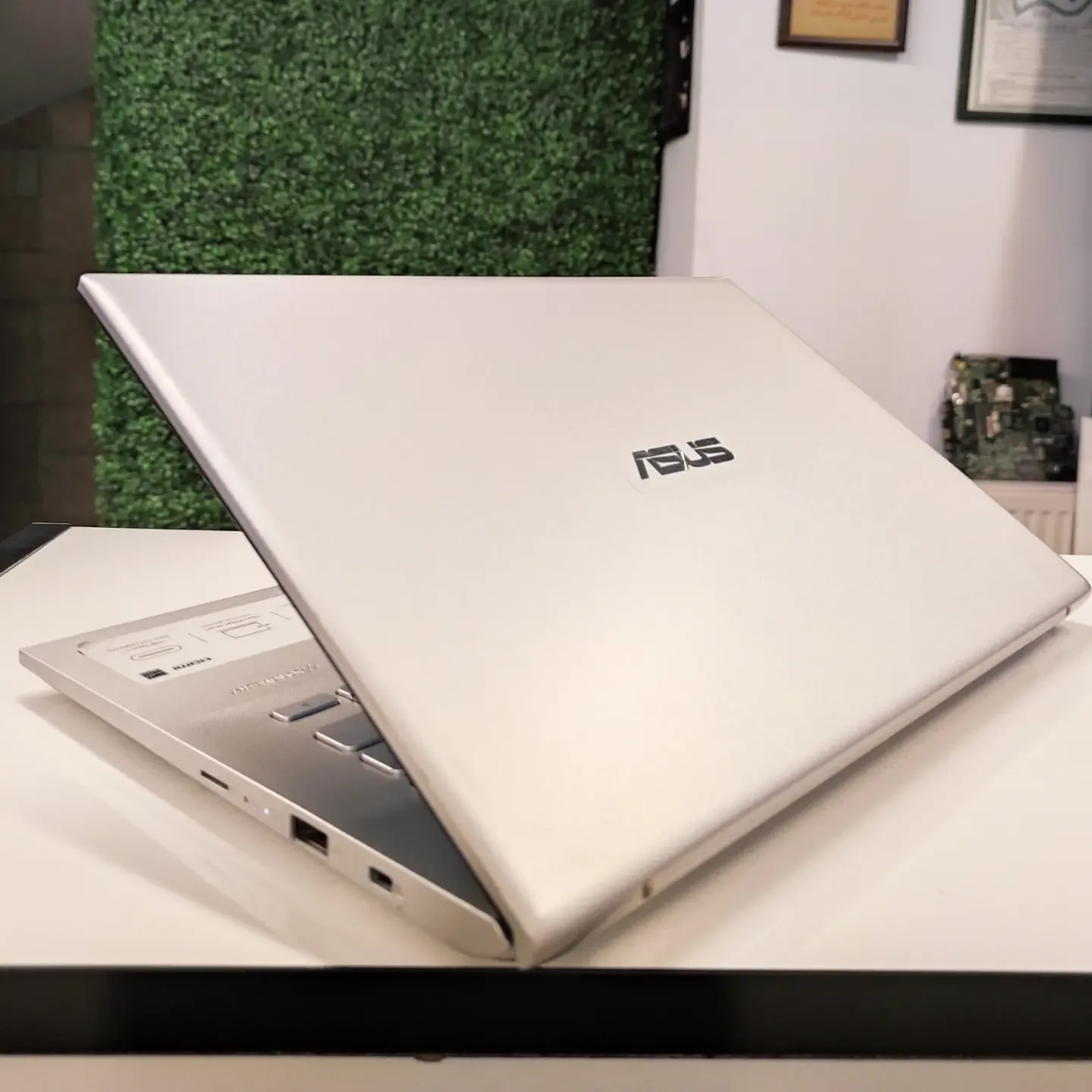 Asus VivoBook Ryzen 5 3500U | 8GB RAM | 256GB SSD